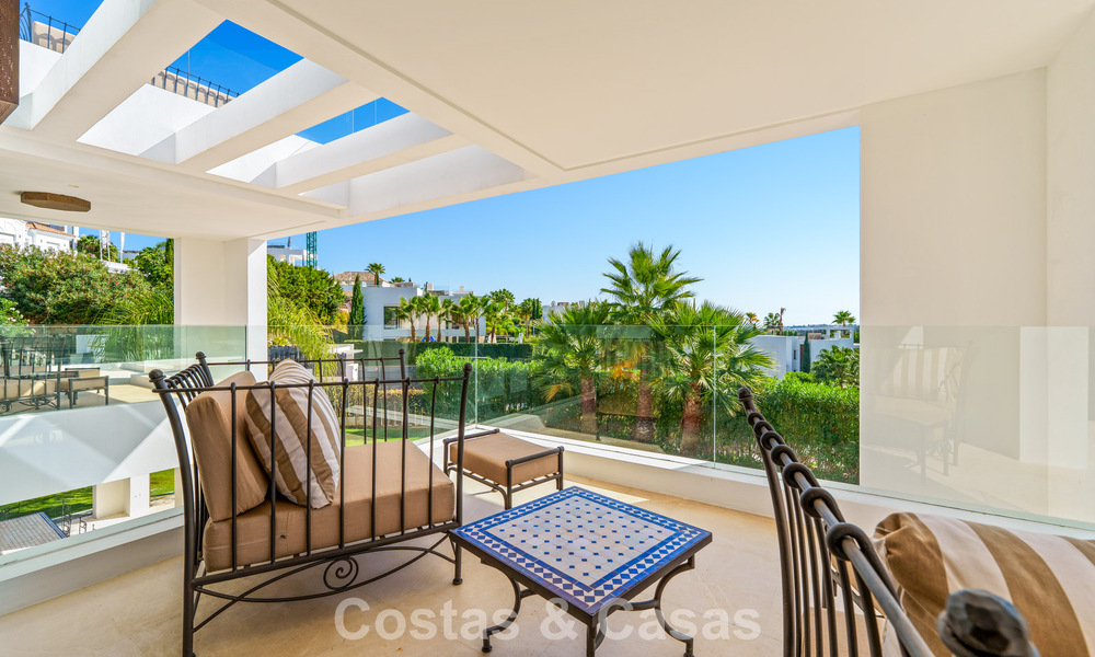 Exclusieve luxevilla met modernistisch design te koop in Nueva Andalucia’s golfvallei, Marbella 793932