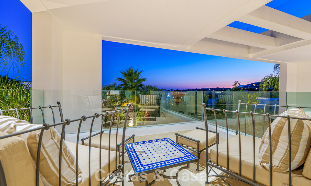 Exclusieve luxevilla met modernistisch design te koop in Nueva Andalucia’s golfvallei, Marbella 793954