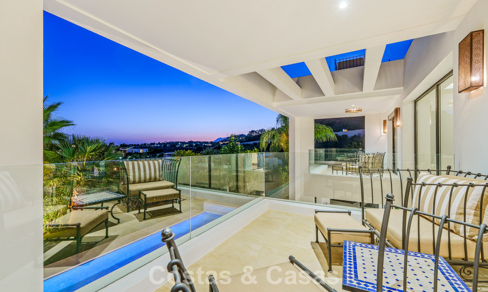 Exclusieve luxevilla met modernistisch design te koop in Nueva Andalucia’s golfvallei, Marbella 793956