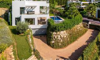 Exclusieve luxevilla met modernistisch design te koop in Nueva Andalucia’s golfvallei, Marbella 793966 