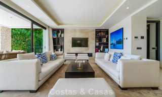 Luxevilla met contemporaine bouwstijl te koop in een beveiligde privé community van Nueva Andalucia, Marbella 793973 