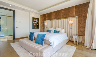 Luxevilla met contemporaine bouwstijl te koop in een beveiligde privé community van Nueva Andalucia, Marbella 793987 