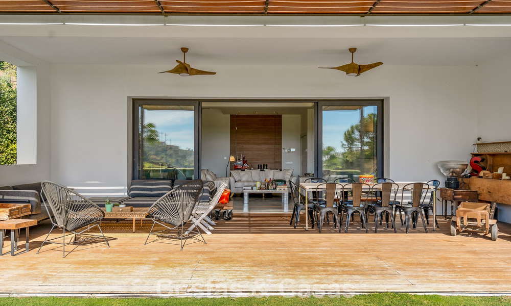 Ruime, moderne villa met apart gastenverblijf te koop in El Madroñal, Benahavis - Marbella 794042