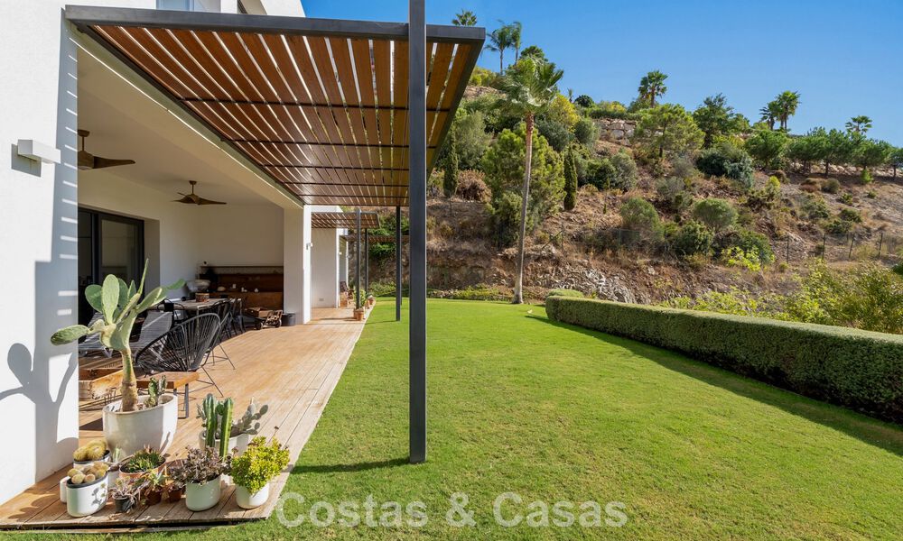 Ruime, moderne villa met apart gastenverblijf te koop in El Madroñal, Benahavis - Marbella 794044