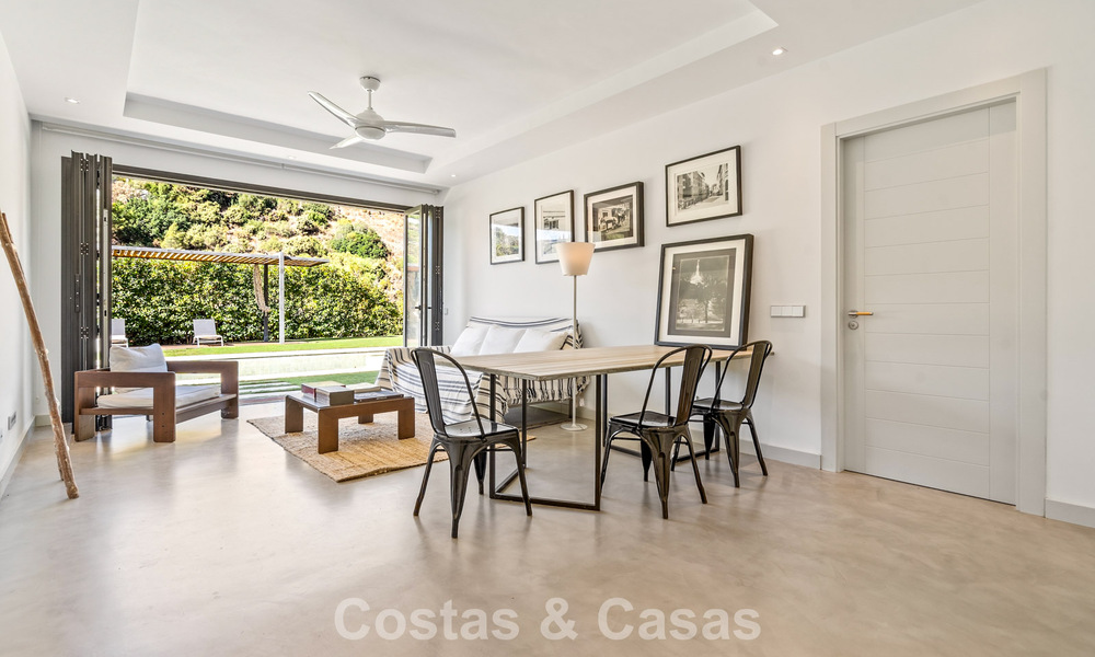 Ruime, moderne villa met apart gastenverblijf te koop in El Madroñal, Benahavis - Marbella 794052