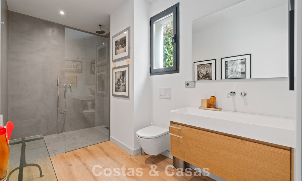 Ruime, moderne villa met apart gastenverblijf te koop in El Madroñal, Benahavis - Marbella 794078