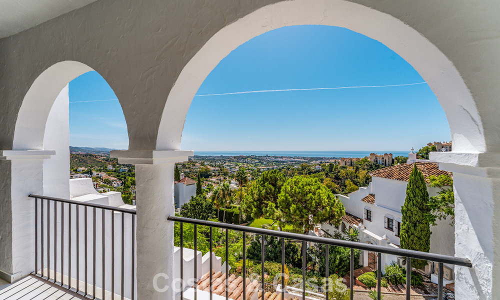 Instapklaar, luxueus gerenoveerd duplex appartement te koop in de heuvels van Marbella - Benahavis 794094