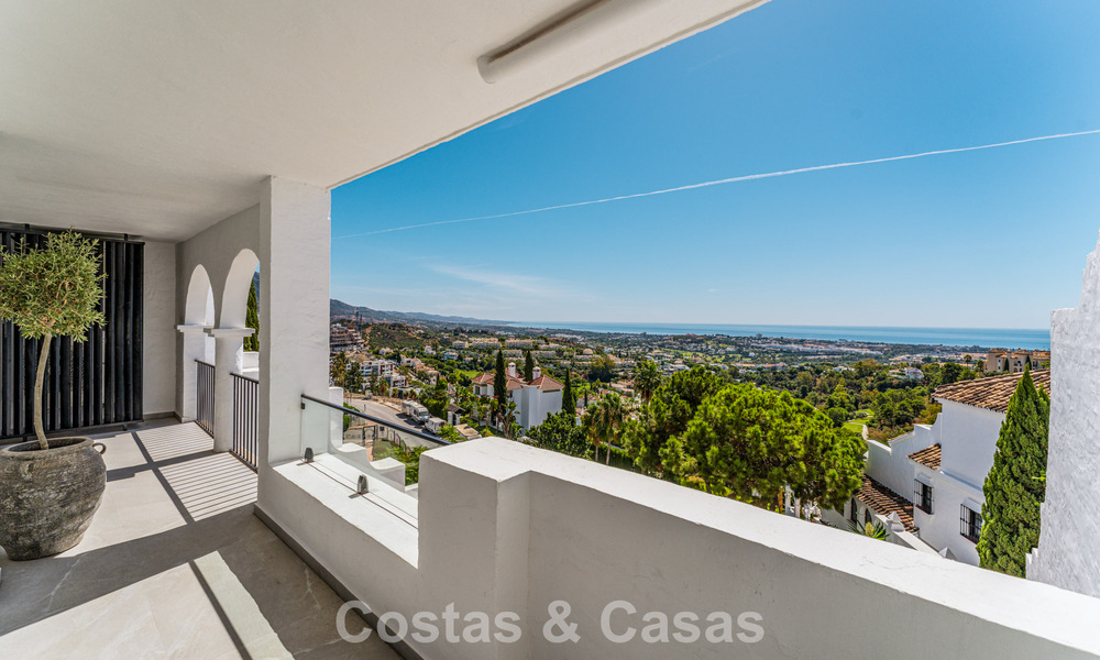 Instapklaar, luxueus gerenoveerd duplex appartement te koop in de heuvels van Marbella - Benahavis 794095