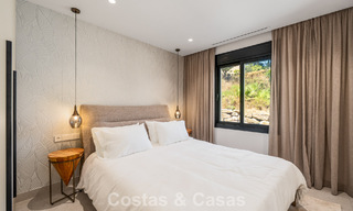 Gerenoveerd luxe appartement met zeezicht te koop in het begeerde Nueva Andalucia, Marbella 794140 