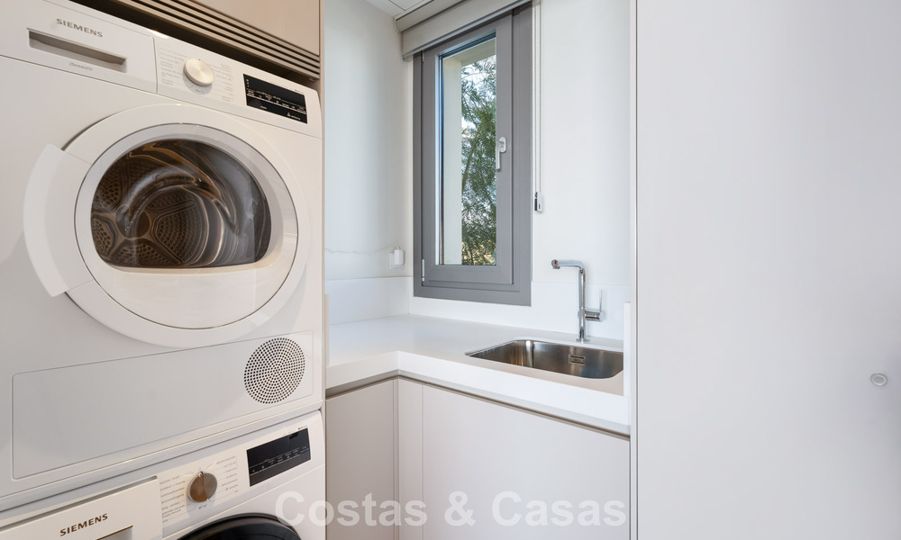 Instapklaar, ruim, eigentijds, luxe appartement te koop in de heuvels van La Quinta Resort in Marbella - Benahavis 794381