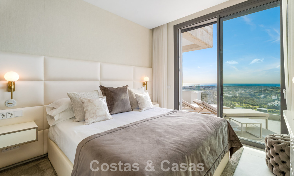 Instapklaar, ruim, eigentijds, luxe appartement te koop in de heuvels van La Quinta Resort in Marbella - Benahavis 794387