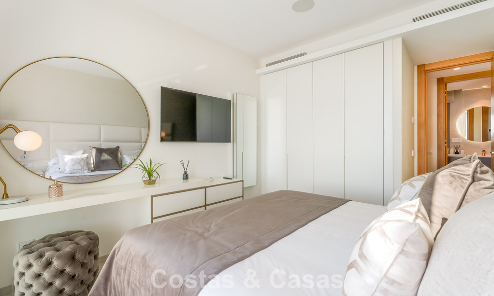 Instapklaar, ruim, eigentijds, luxe appartement te koop in de heuvels van La Quinta Resort in Marbella - Benahavis 794389
