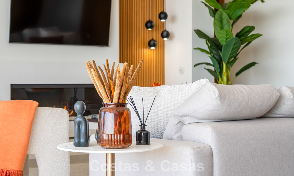 Instapklaar, ruim, eigentijds, luxe appartement te koop in de heuvels van La Quinta Resort in Marbella - Benahavis 794398