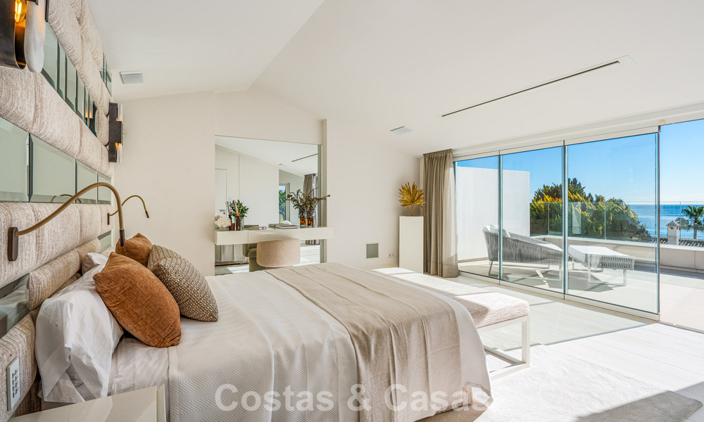 Prestigieuze, modern gerenoveerde, halfvrijstaande villa te koop, tweede lijn strand in Puente Romano op Marbella’s Golden Mile 794454