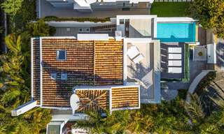 Prestigieuze, modern gerenoveerde, halfvrijstaande villa te koop, tweede lijn strand in Puente Romano op Marbella’s Golden Mile 794466 