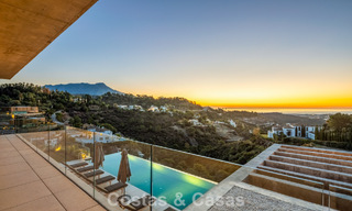 Gloednieuwe luxevilla met panoramische vergezichten te koop in de gated urbanisatie van El Madroñal in Benahavis - Marbella 794196 