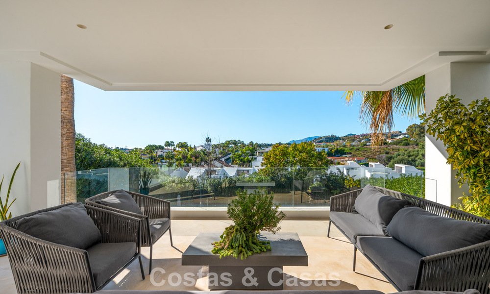 Hoogwaardige designvilla met modern karakter te koop in een gated villa community in Nueva Andalucia’s golfvallei, Marbella 794419