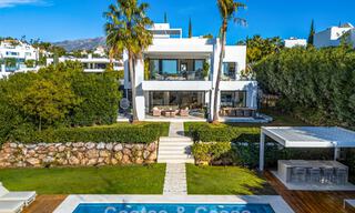 Hoogwaardige designvilla met modern karakter te koop in een gated villa community in Nueva Andalucia’s golfvallei, Marbella 794426 