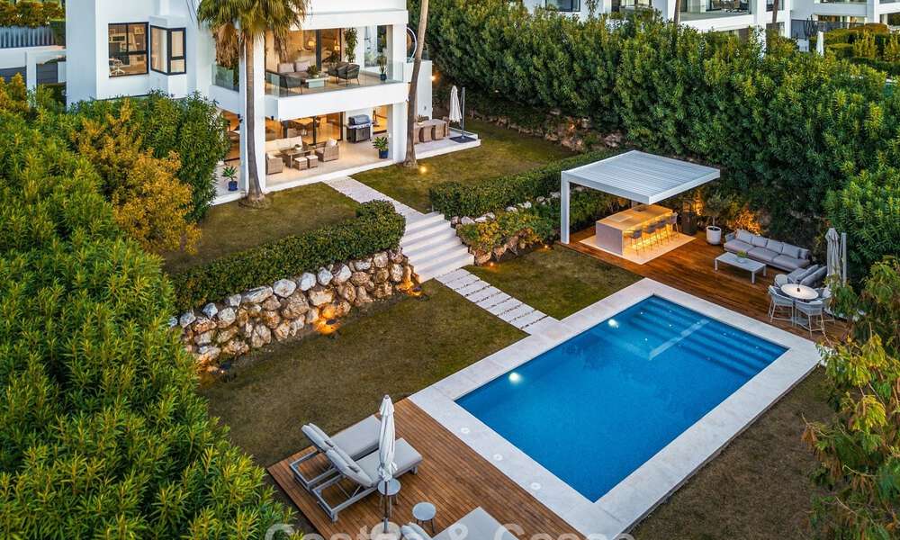 Hoogwaardige designvilla met modern karakter te koop in een gated villa community in Nueva Andalucia’s golfvallei, Marbella 794434