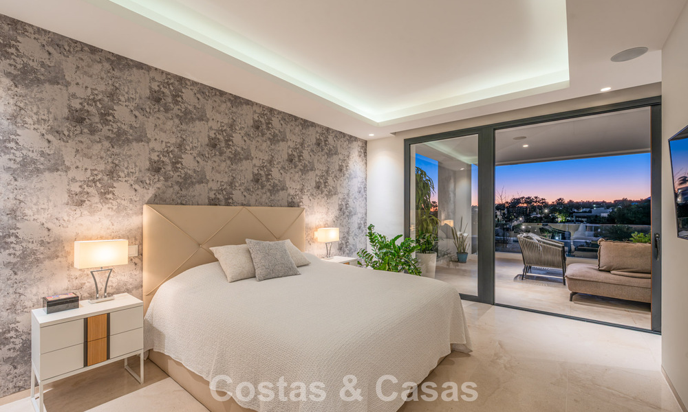 Hoogwaardige designvilla met modern karakter te koop in een gated villa community in Nueva Andalucia’s golfvallei, Marbella 794440