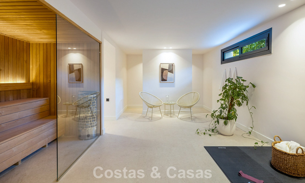 Instapklare, moderne luxevilla met minimalistische bouwstijl te koop op de New Golden Mile tussen Marbella en Estepona 794324