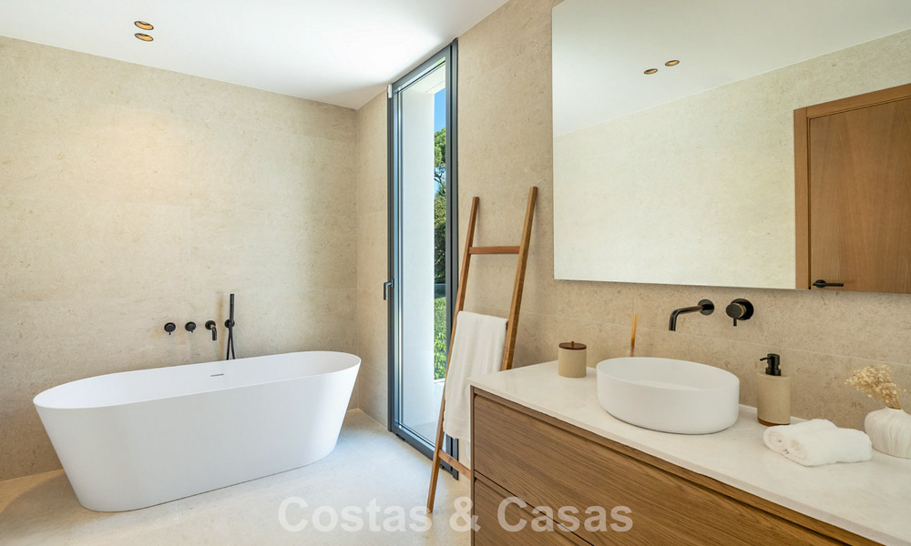 Instapklare, moderne luxevilla met minimalistische bouwstijl te koop op de New Golden Mile tussen Marbella en Estepona 794341