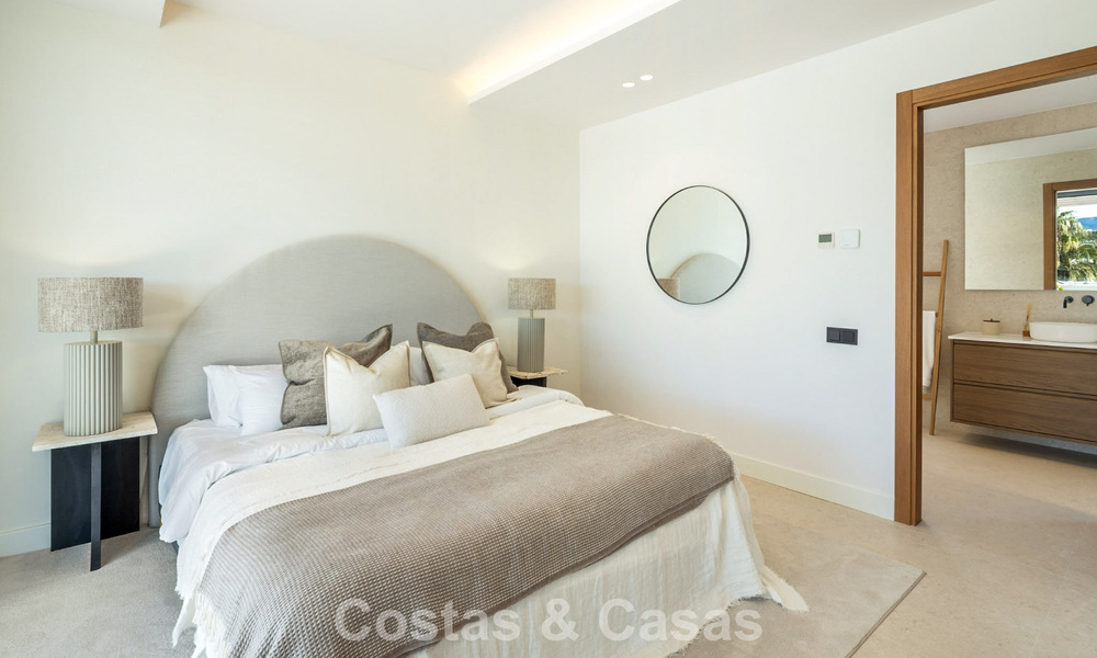 Instapklare, moderne luxevilla met minimalistische bouwstijl te koop op de New Golden Mile tussen Marbella en Estepona 794342