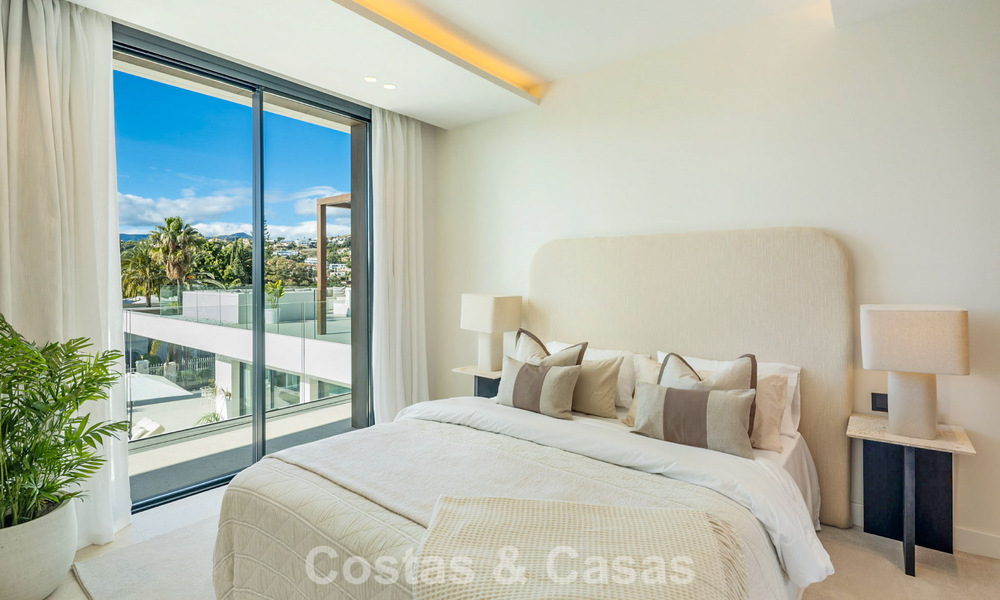 Instapklare, moderne luxevilla met minimalistische bouwstijl te koop op de New Golden Mile tussen Marbella en Estepona 794344