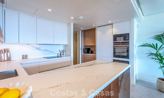 Modern, luxueus tuinappartement te koop met panoramisch zicht op de kust i/e gated boutique complex nabij Marbella stad 794482 
