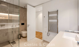 Modern, luxueus tuinappartement te koop met panoramisch zicht op de kust i/e gated boutique complex nabij Marbella stad 794505 