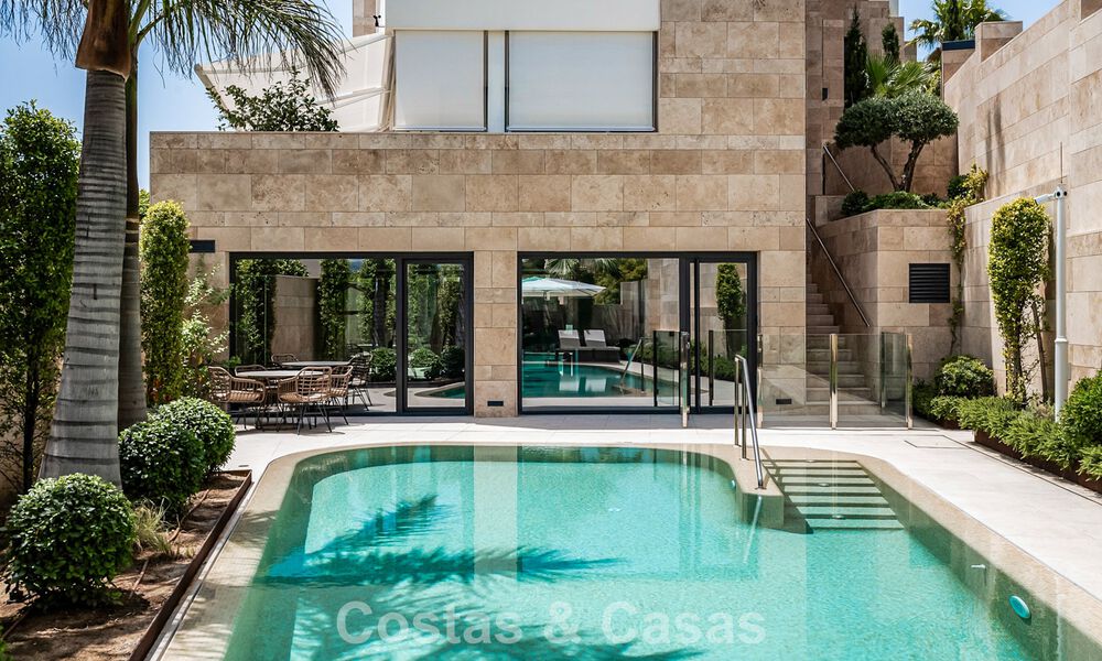 Modern appartement met villakarakter te koop met zeezicht in een exclusief complex in La Quinta, Marbella - Benahavis 794516