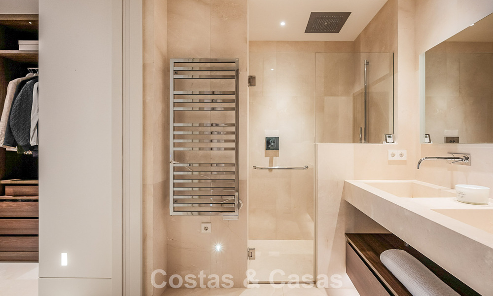 Modern appartement met villakarakter te koop met zeezicht in een exclusief complex in La Quinta, Marbella - Benahavis 794539