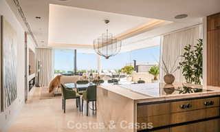 Modern appartement met villakarakter te koop met zeezicht in een exclusief complex in La Quinta, Marbella - Benahavis 794545 