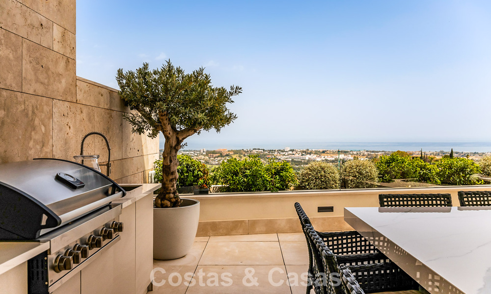 Modern appartement met villakarakter te koop met zeezicht in een exclusief complex in La Quinta, Marbella - Benahavis 794553