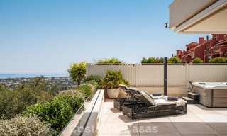 Modern appartement met villakarakter te koop met zeezicht in een exclusief complex in La Quinta, Marbella - Benahavis 794554 