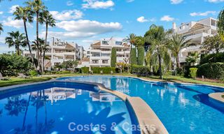 Instapklaar, luxe duplex appartement te koop, omgeven door golfbanen in Nueva Andalucia, Marbella 794569 
