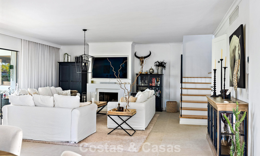 Instapklaar, luxe duplex appartement te koop, omgeven door golfbanen in Nueva Andalucia, Marbella 794574