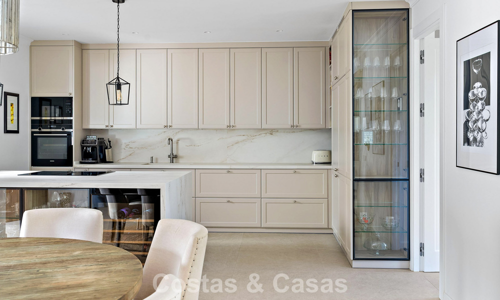 Instapklaar, luxe duplex appartement te koop, omgeven door golfbanen in Nueva Andalucia, Marbella 794578