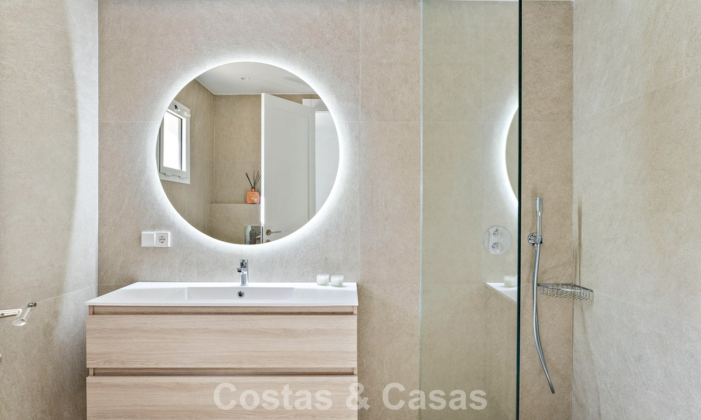 Instapklaar, luxe duplex appartement te koop, omgeven door golfbanen in Nueva Andalucia, Marbella 794590