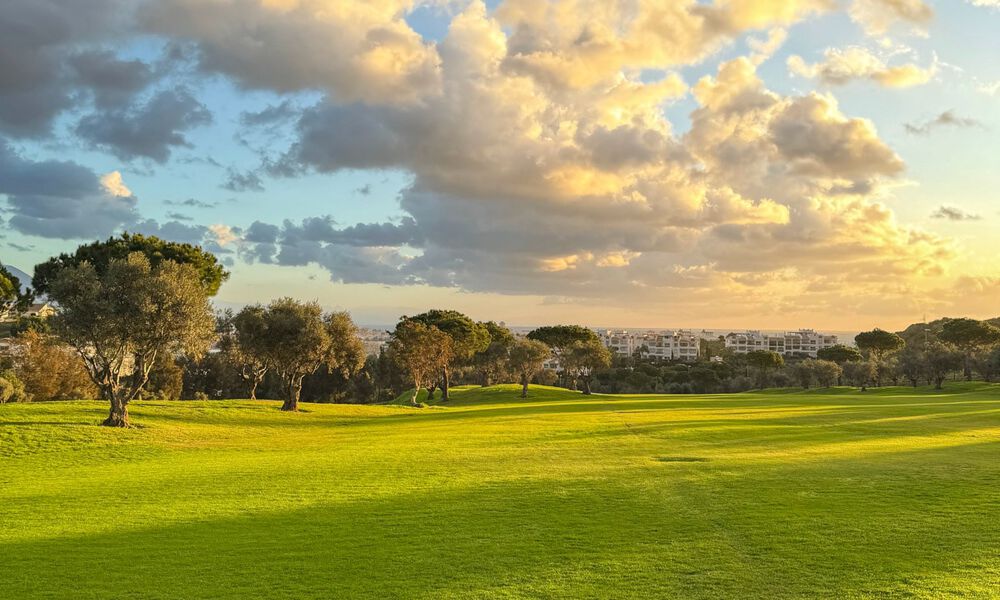 Nieuwe, moderne appartementen met fenomenaal uitzicht te koop in Mijas Costa, Costa del Sol 794592