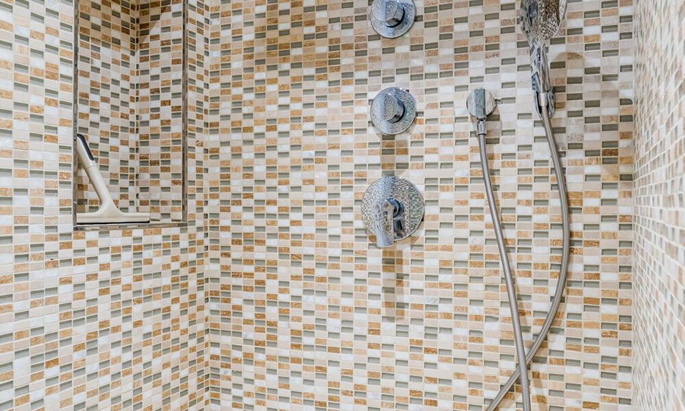 Ruim duplex penthouse met panoramisch zeezicht te koop in een gesloten woonwijk in Marbella - Benahavis 794851