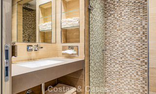 Ruim duplex penthouse met panoramisch zeezicht te koop in een gesloten woonwijk in Marbella - Benahavis 794856 