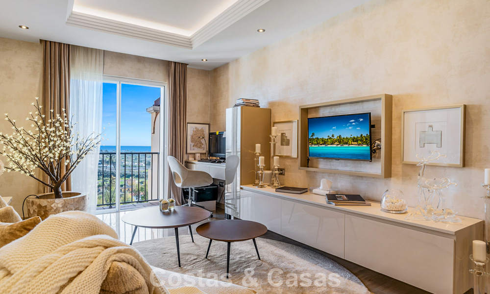 Ruim duplex penthouse met panoramisch zeezicht te koop in een gesloten woonwijk in Marbella - Benahavis 794870