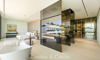 Ultramoderne halfvrijstaande villa met privétuin en -zwembad te koop aan de Golden Mile, Marbella 795049 