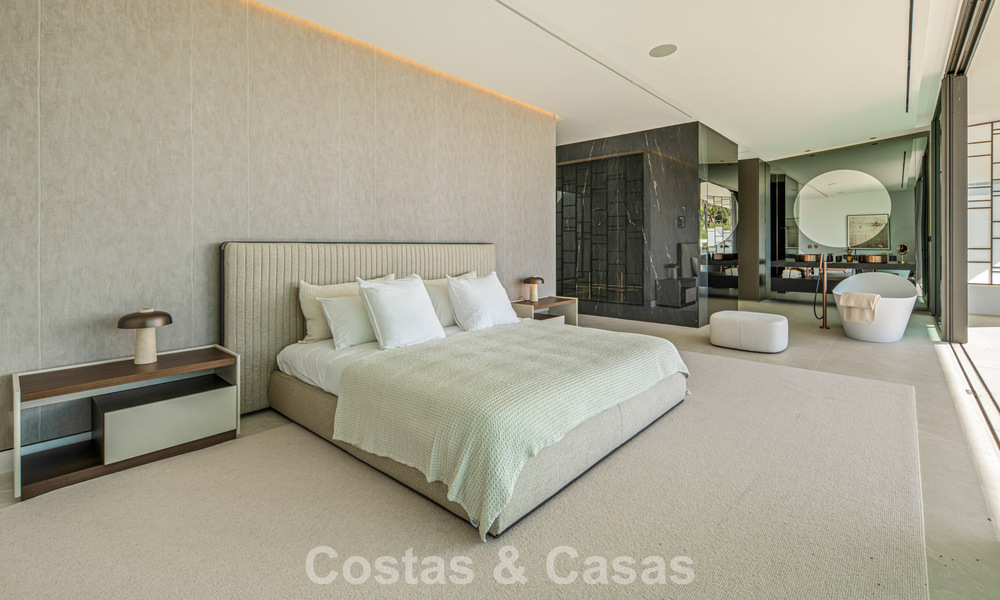 Ultramoderne halfvrijstaande villa met privétuin en -zwembad te koop aan de Golden Mile, Marbella 795058