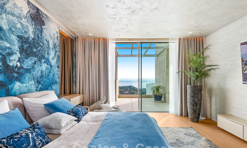 Exclusief, modern luxe penthouse met panoramisch berg- en zeezicht te koop op enkele minuten van Marbella stad 795328
