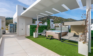 Exclusief, modern luxe penthouse met panoramisch berg- en zeezicht te koop op enkele minuten van Marbella stad 795337 