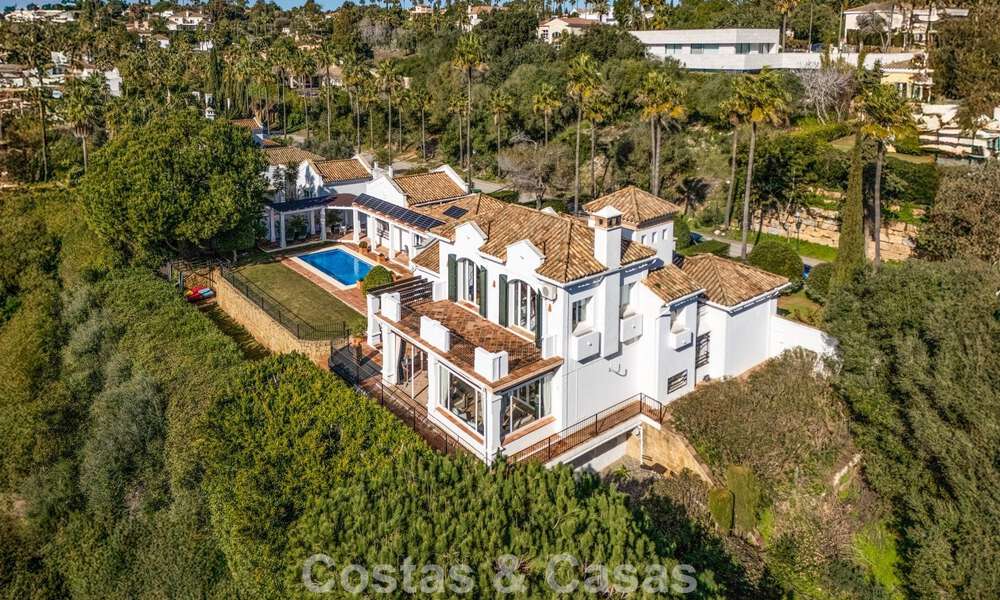 Authentieke Andalusische villa met idyllisch, panoramisch golfzicht te koop in Sotogrande Alto, Costa del Sol 795173