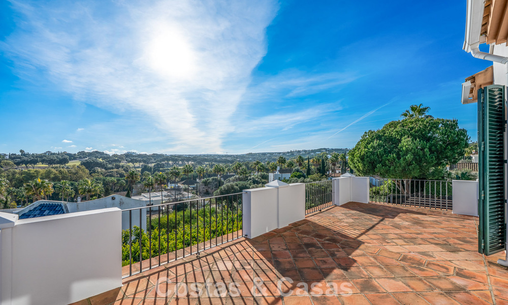 Authentieke Andalusische villa met idyllisch, panoramisch golfzicht te koop in Sotogrande Alto, Costa del Sol 795177