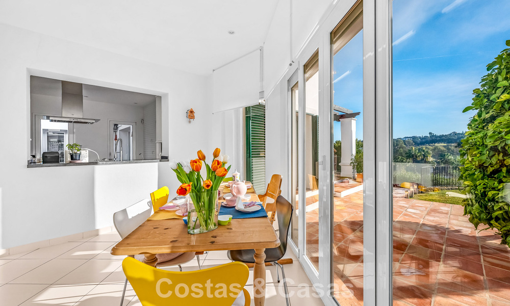 Authentieke Andalusische villa met idyllisch, panoramisch golfzicht te koop in Sotogrande Alto, Costa del Sol 795194